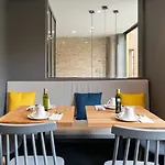 Nest Style Hotel Valence