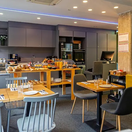 Nest Style Hotel