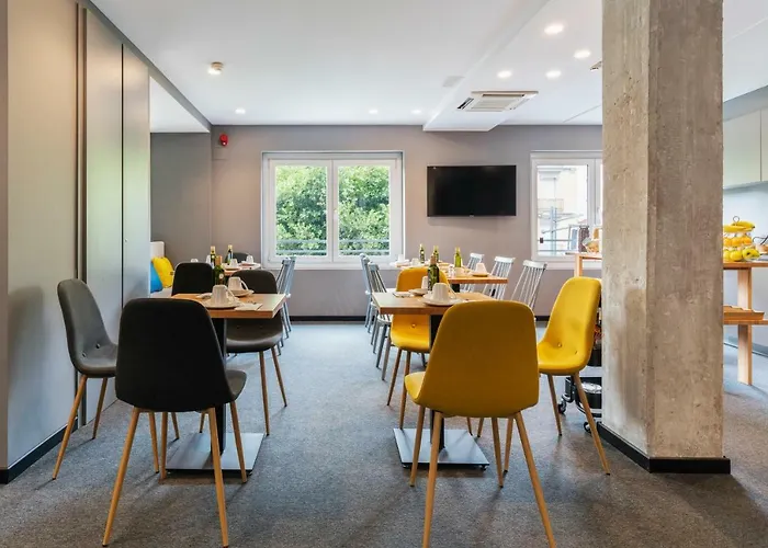 Nest Style Hotel