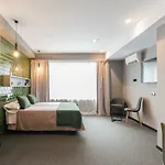 Hotel Nest Style Valence