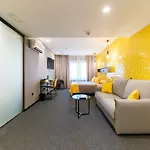 Hotel Nest Style Valence